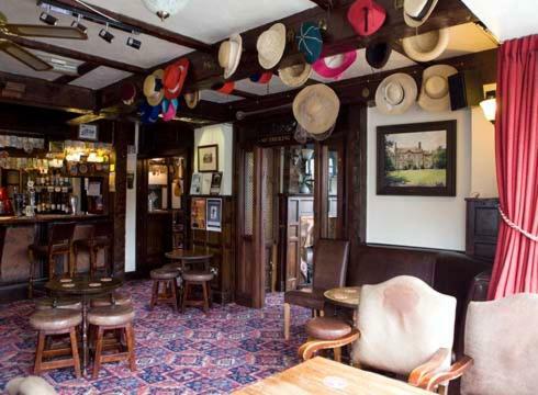 Bed and Breakfast The Kings Arms à Wilmslow Extérieur photo